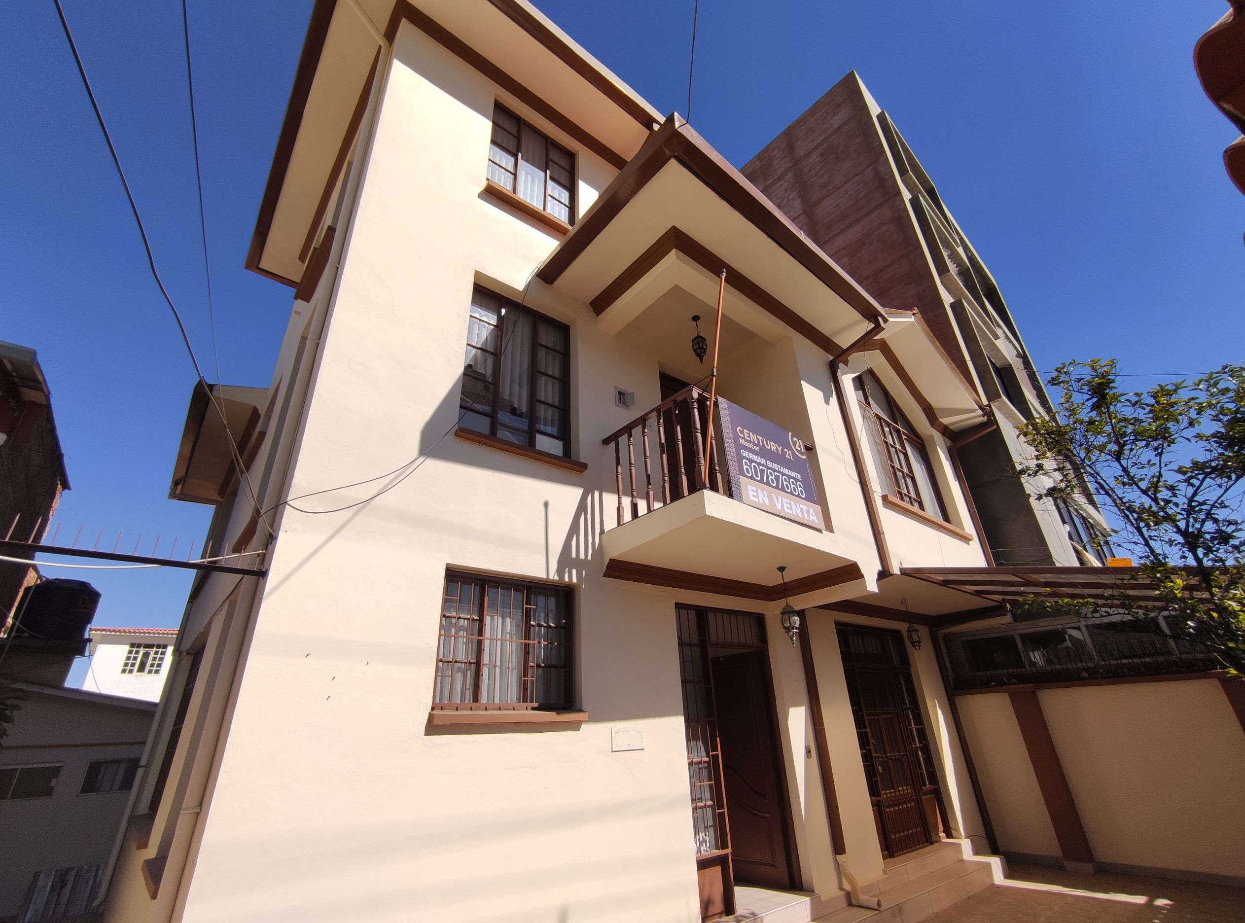 259.000$ casa comercial sobre la av. Circunvalación pacata 