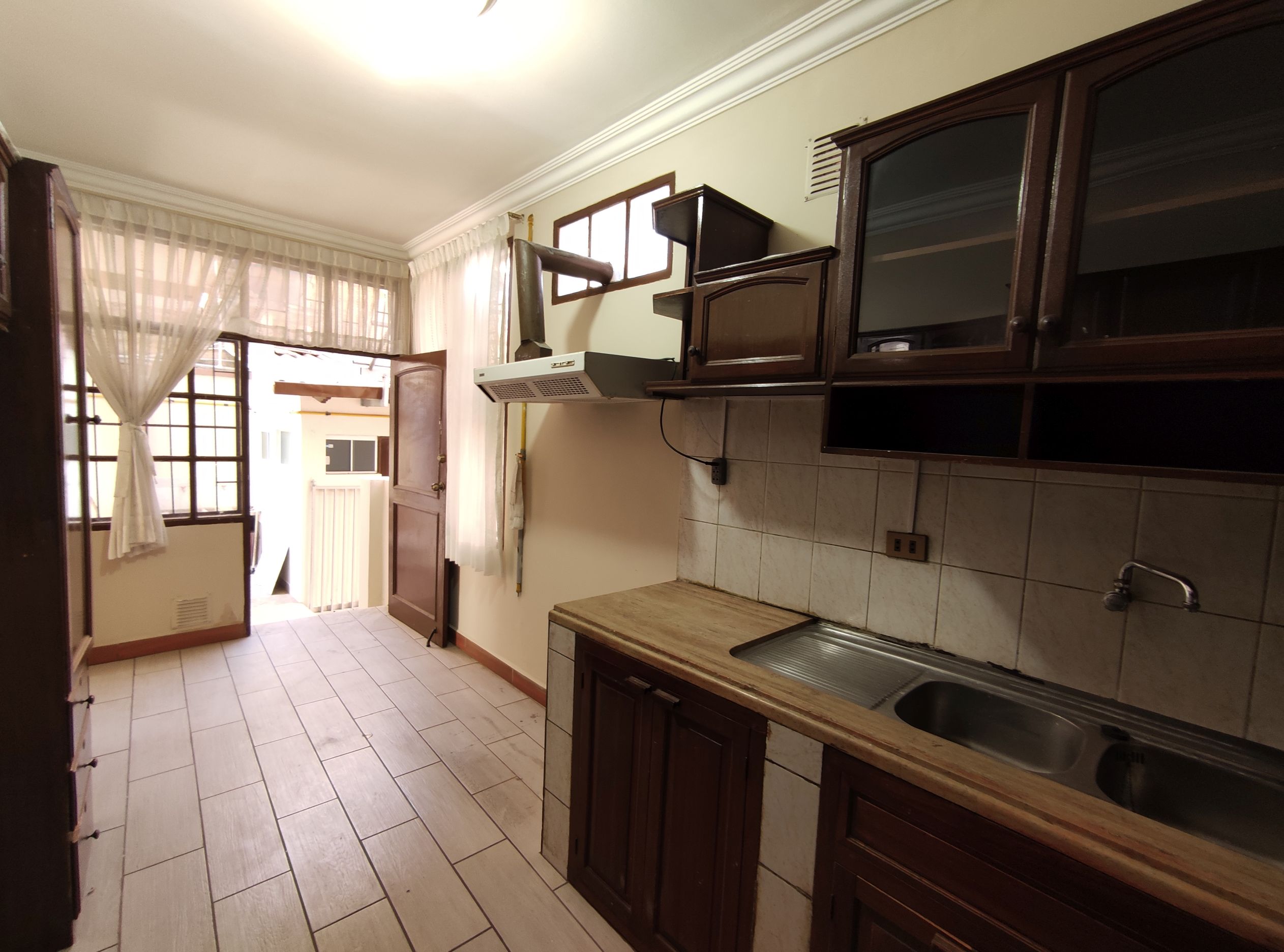 259.000$ casa comercial sobre la av. Circunvalación pacata 