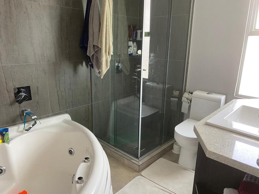 hermosa y confortable casa