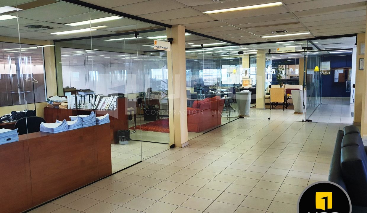 Alquilo Vendo Amplio Inmueble Con Oficinas Y Galpones