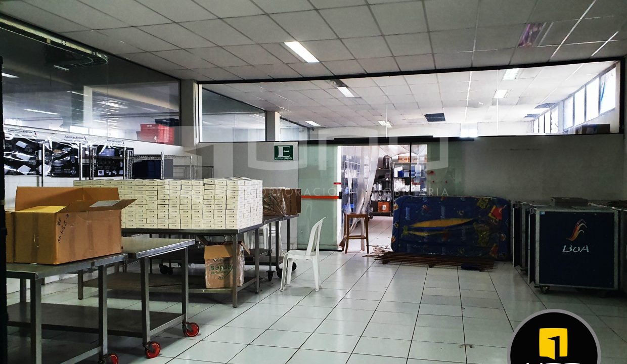 Alquilo Vendo Amplio Inmueble Con Oficinas Y Galpones