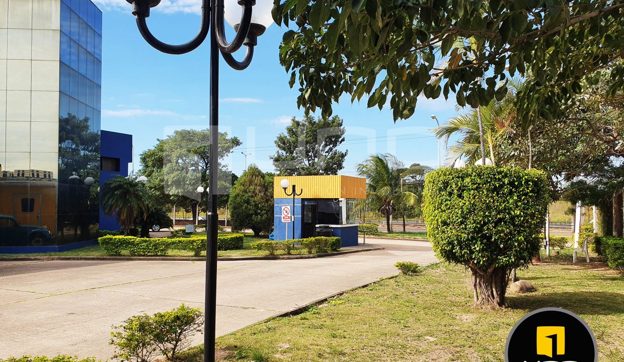 Alquilo Vendo Amplio Inmueble Con Oficinas Y Galpones