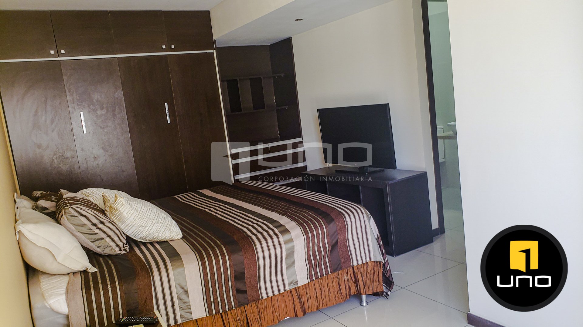 Departamento Amoblado De 3 Dormitorios En Edificio Curupau