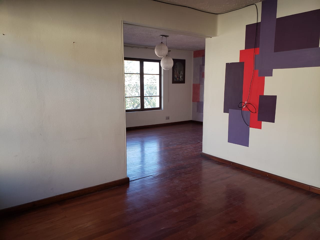 Amplia Casa en Alquiler. Ideal para empresas.