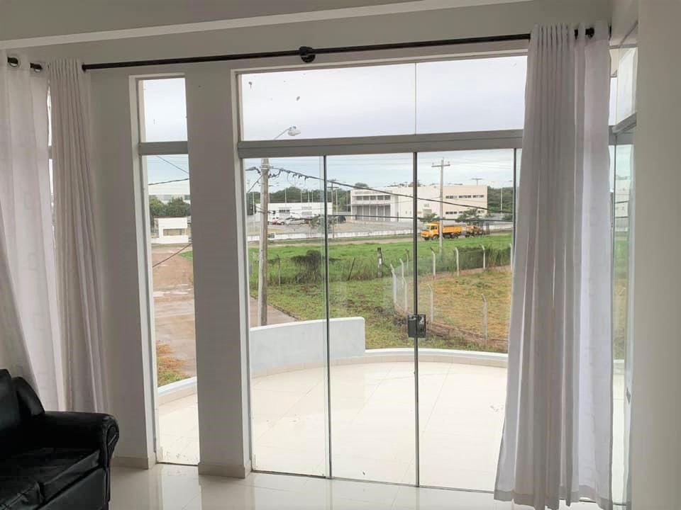 CASA 3 PLANTAS (ESPECIAL PARA POLICONSULTORIO O CLINICA)