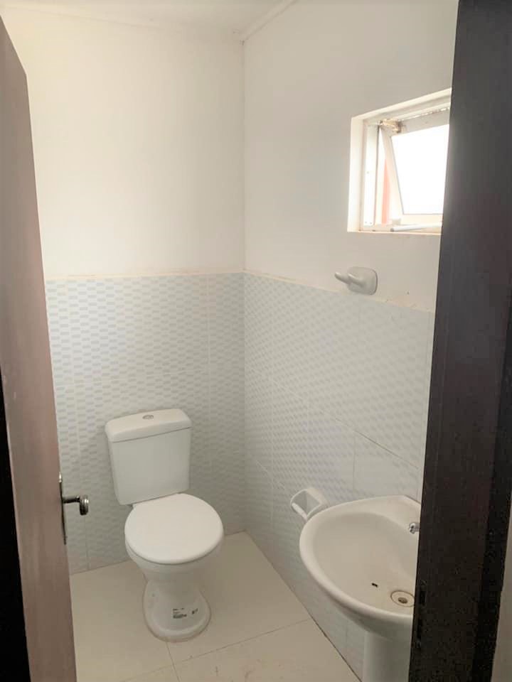 CASA 3 PLANTAS (ESPECIAL PARA POLICONSULTORIO O CLINICA)