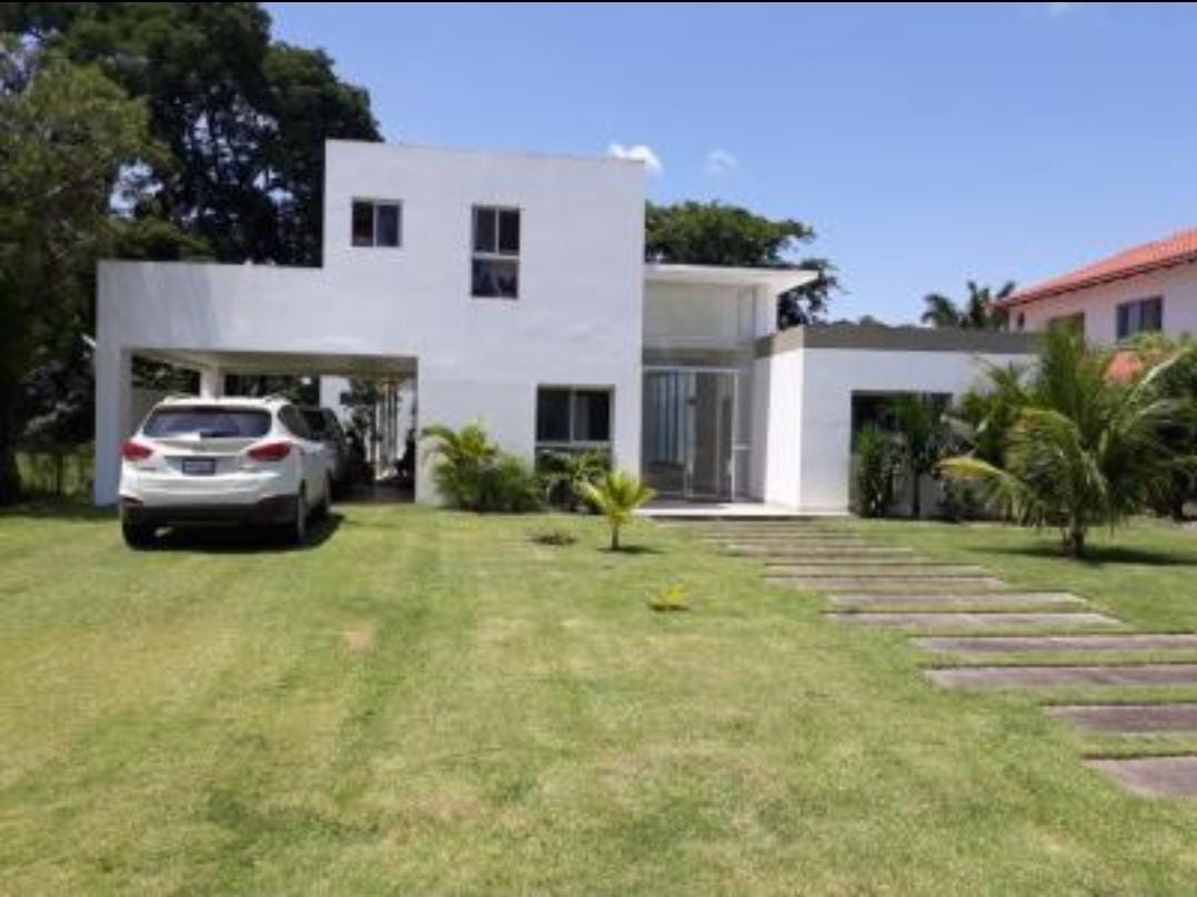 Casa de 4 dormitorios - en Alquiler