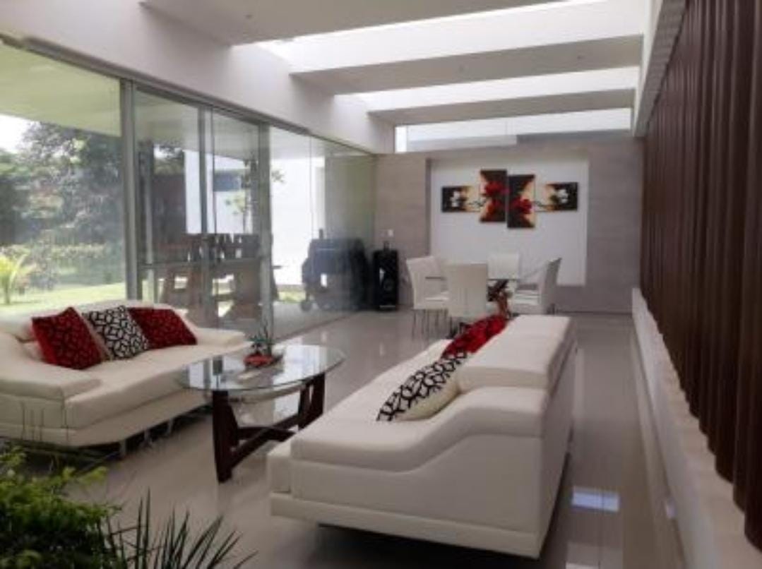 Casa de 4 dormitorios - en Alquiler