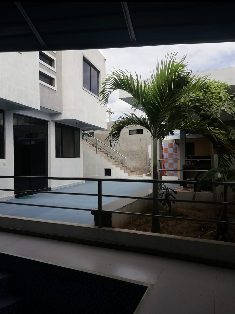 CASA EN ANTICRETICO AMPLIA ZONA NORTE 