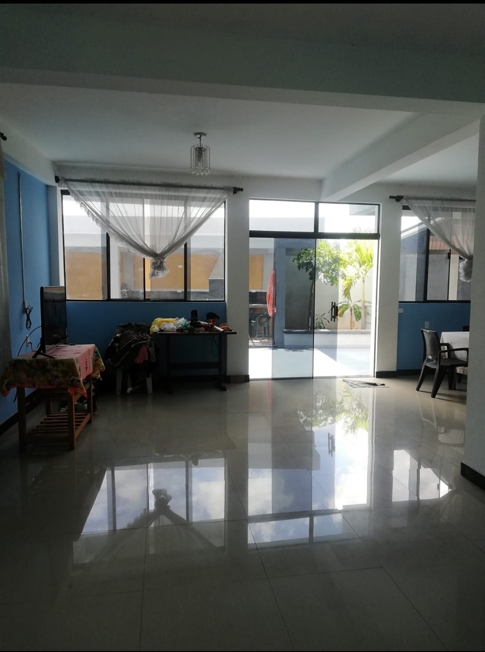 CASA EN ANTICRETICO AMPLIA ZONA NORTE 