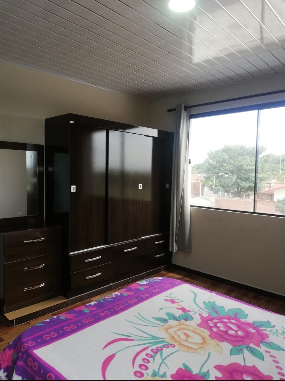 CASA EN ANTICRETICO AMPLIA ZONA NORTE 