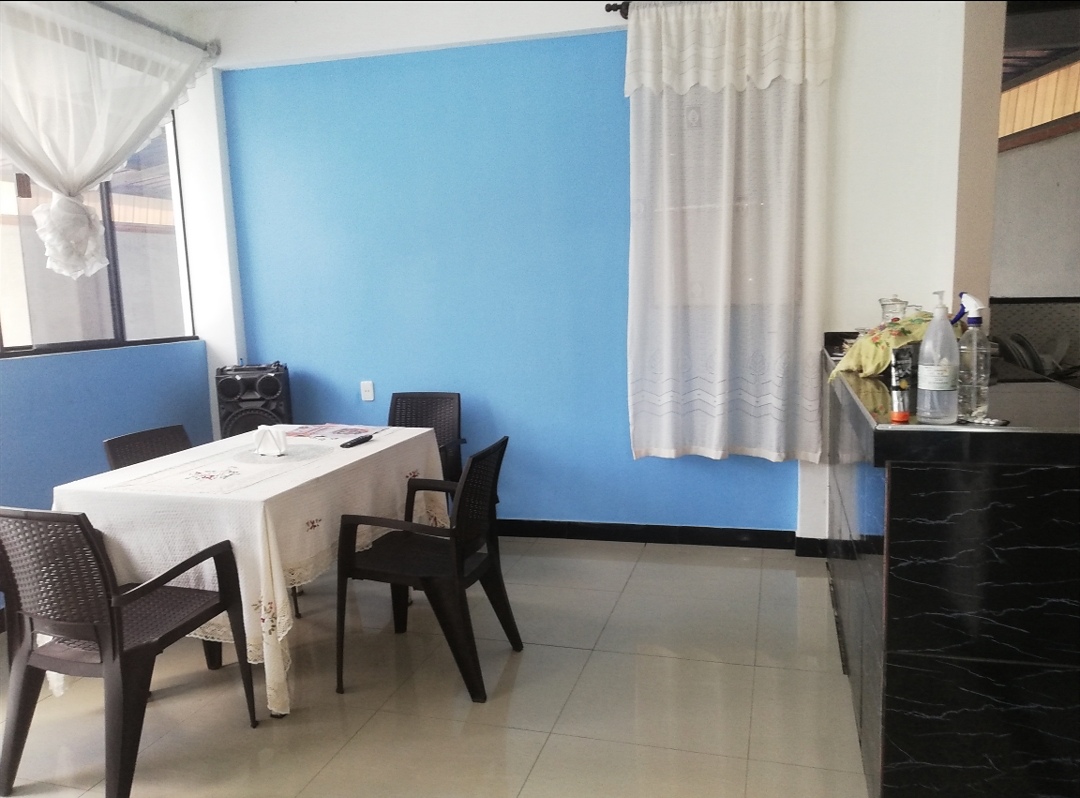 CASA EN ANTICRETICO AMPLIA ZONA NORTE 