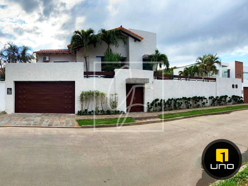 LUJOSA CASA CON PISCINA PROPIA Y 4 DORM EN ALQUILER,B.LAS PA