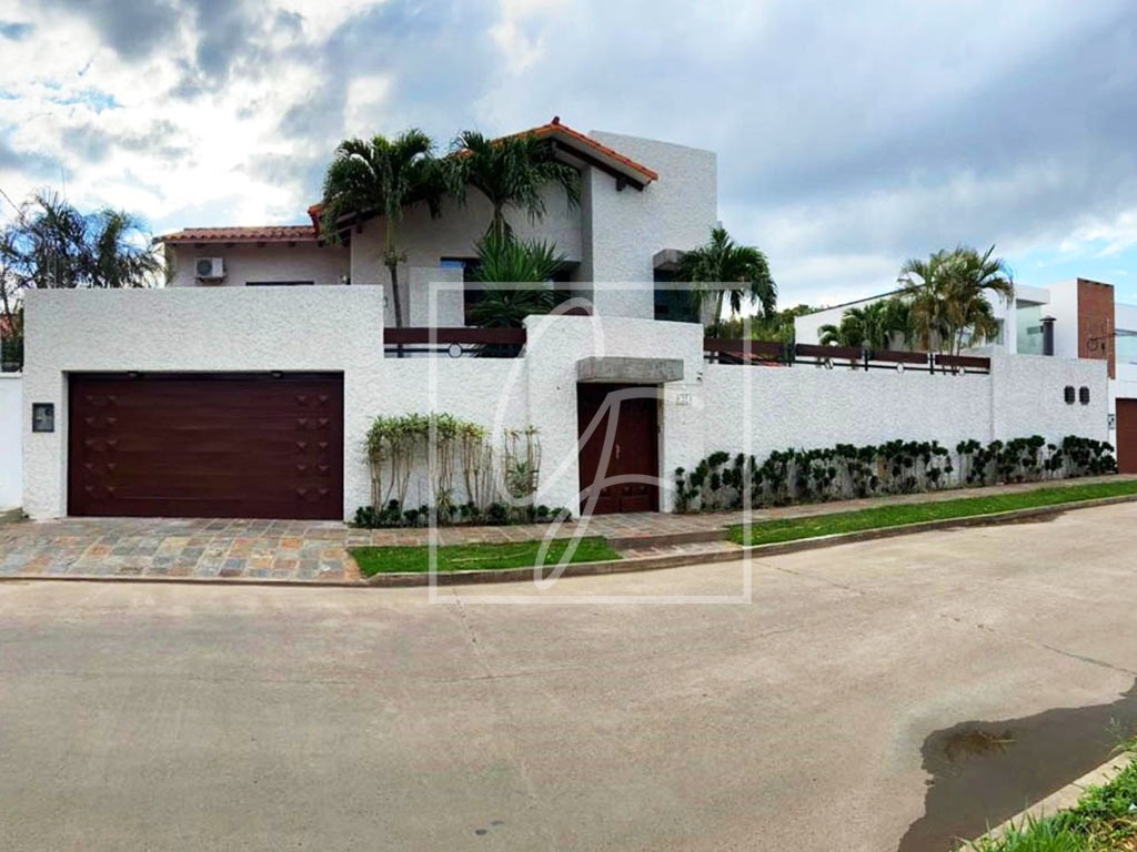 LUJOSA CASA CON PISCINA PROPIA Y 4 DORM EN ALQUILER,B.LAS PA