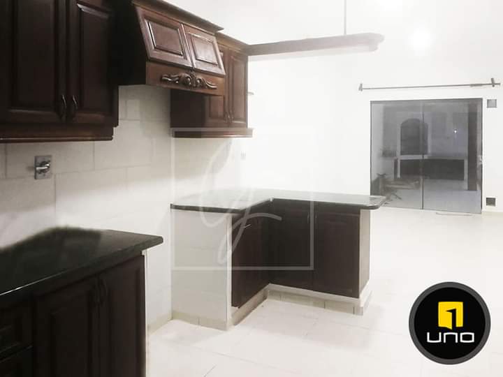 AMPLIA CASA CON PISCINA EN ALQUILER,BARRIO LAS PALMAS