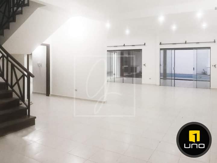 AMPLIA CASA CON PISCINA EN ALQUILER,BARRIO LAS PALMAS