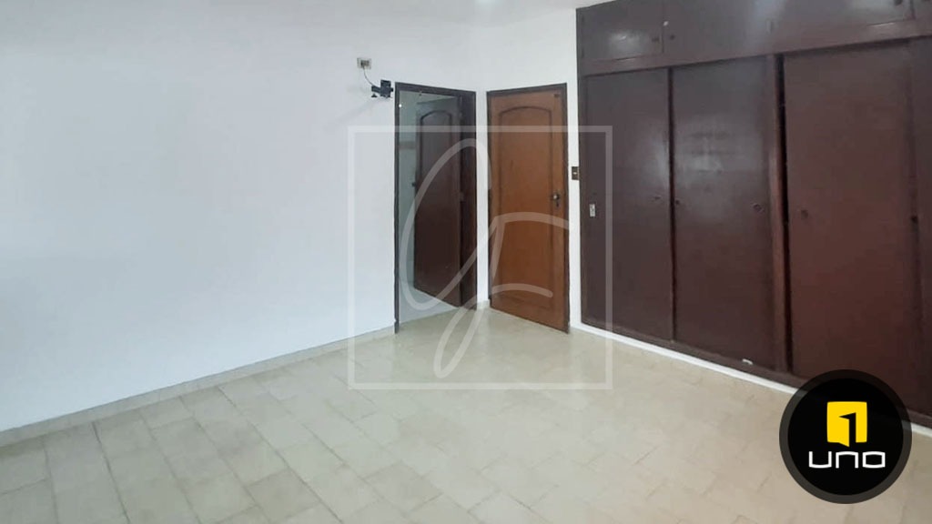 CASA AMPLIA EN ALQUILER,EXCLUSIVAMENTE PARA EMPRESAS,AV BENI
