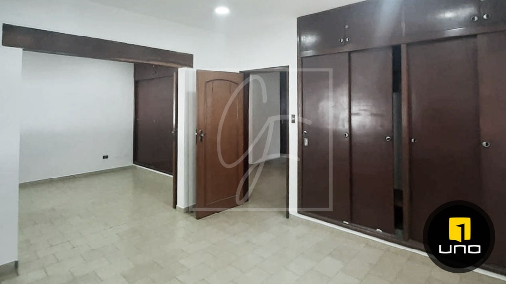 CASA AMPLIA EN ALQUILER,EXCLUSIVAMENTE PARA EMPRESAS,AV BENI