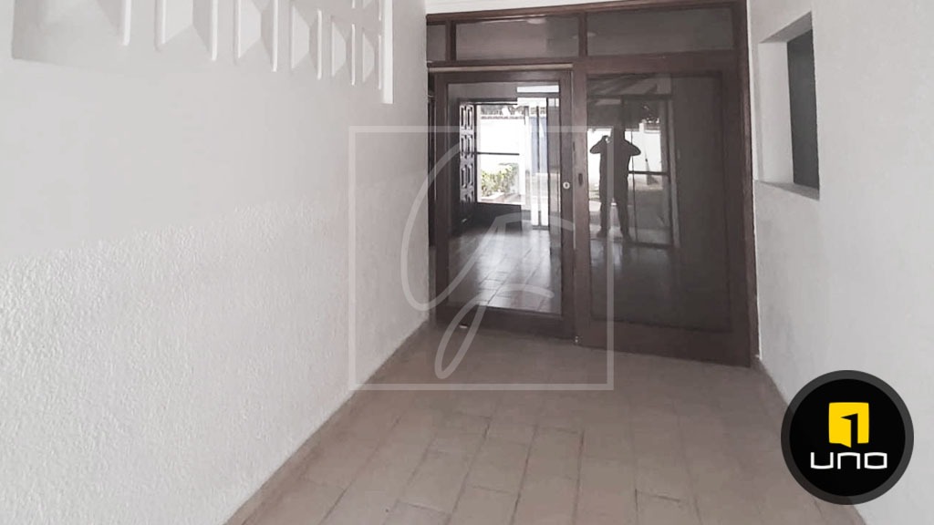 CASA AMPLIA EN ALQUILER,EXCLUSIVAMENTE PARA EMPRESAS,AV BENI