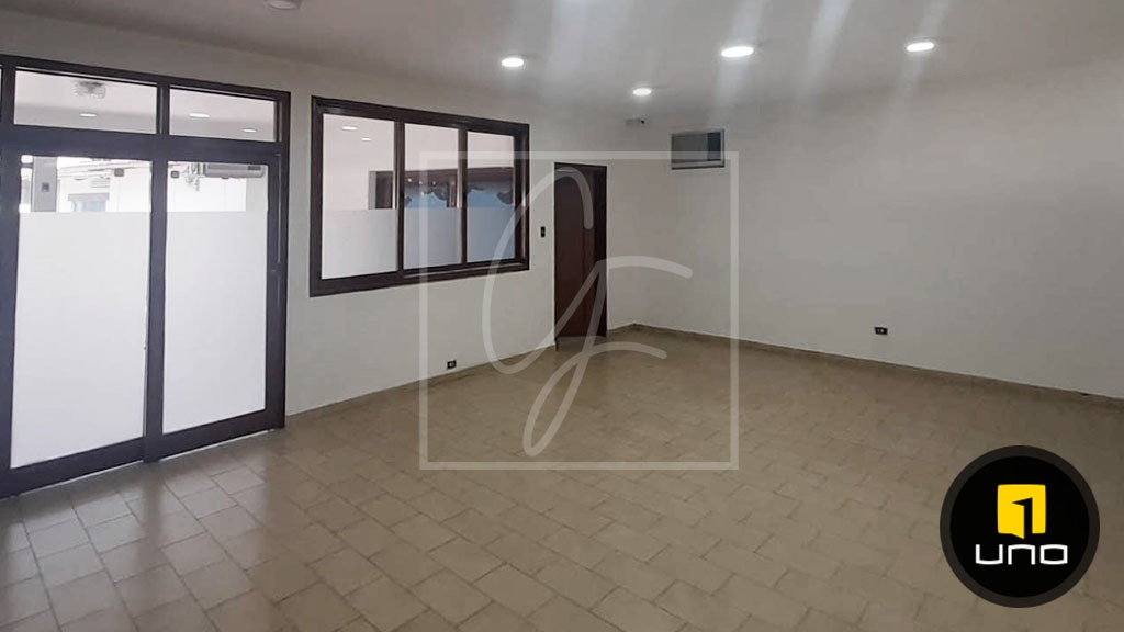CASA AMPLIA EN ALQUILER,EXCLUSIVAMENTE PARA EMPRESAS,AV BENI