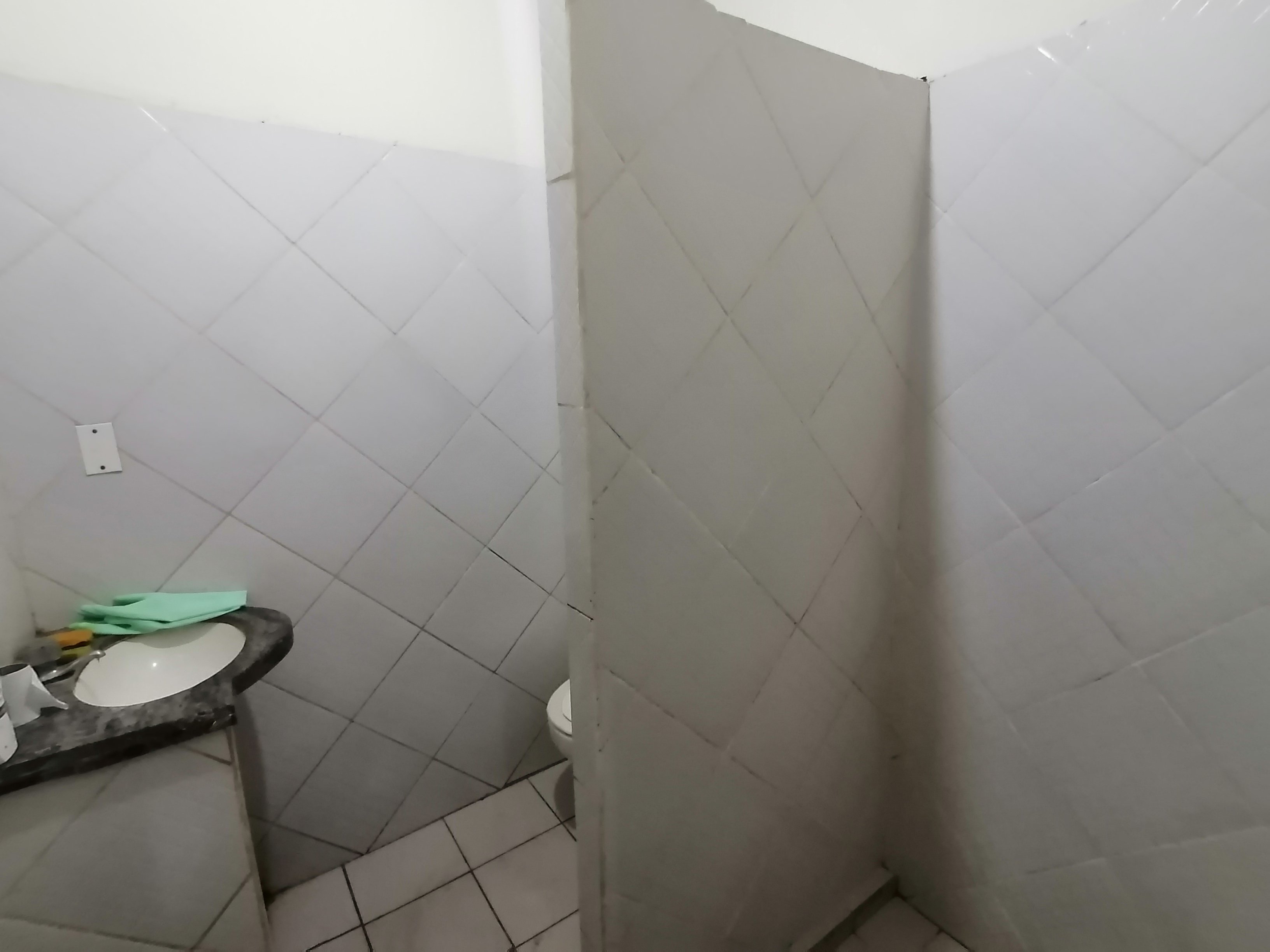 CASA INDEPENDIENTE EN ANTICRETICO ZONA ESTE 8VO Y 9NO ANILLO