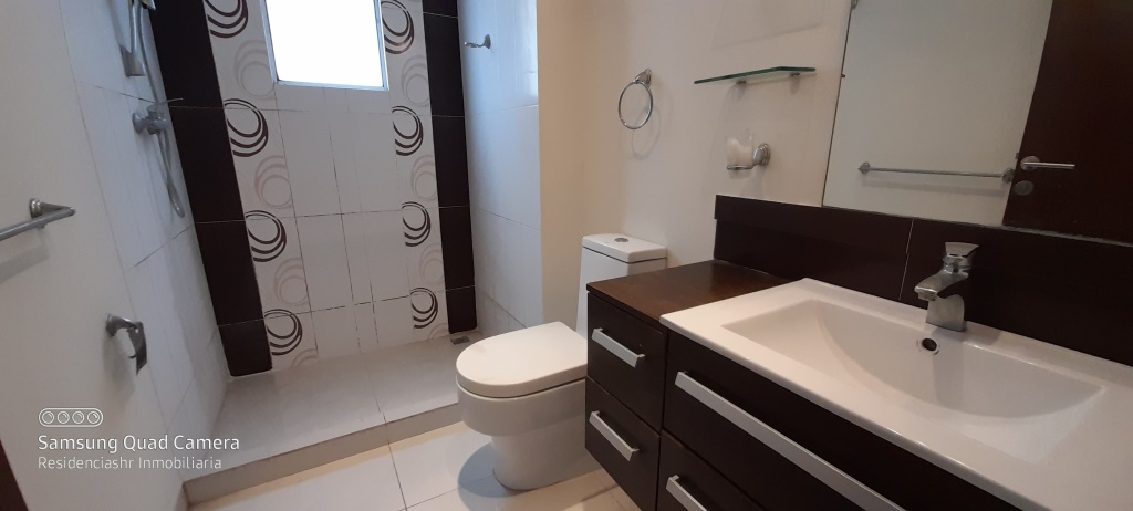 DE OCASIÓN VENDO AMPLIO Y HERMOSO DEPARTAMENTO