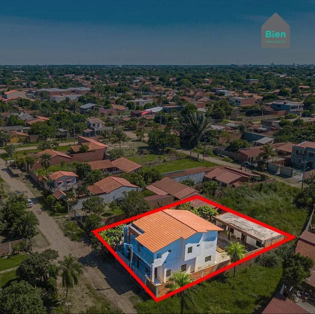 HERMOSA CASA EN VENTA ZONA SUR 2 PISOS