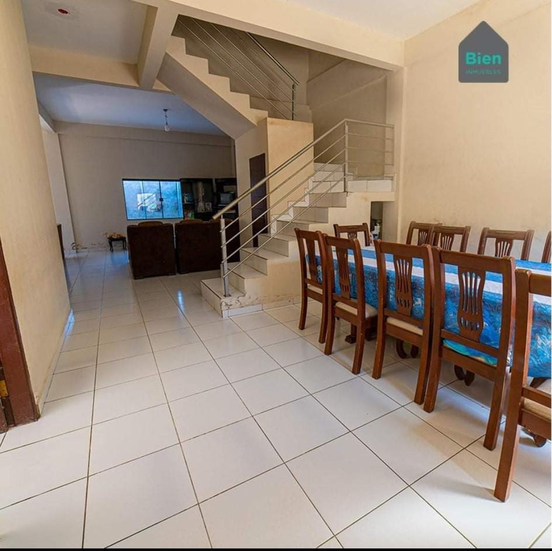 HERMOSA CASA EN VENTA ZONA SUR 2 PISOS