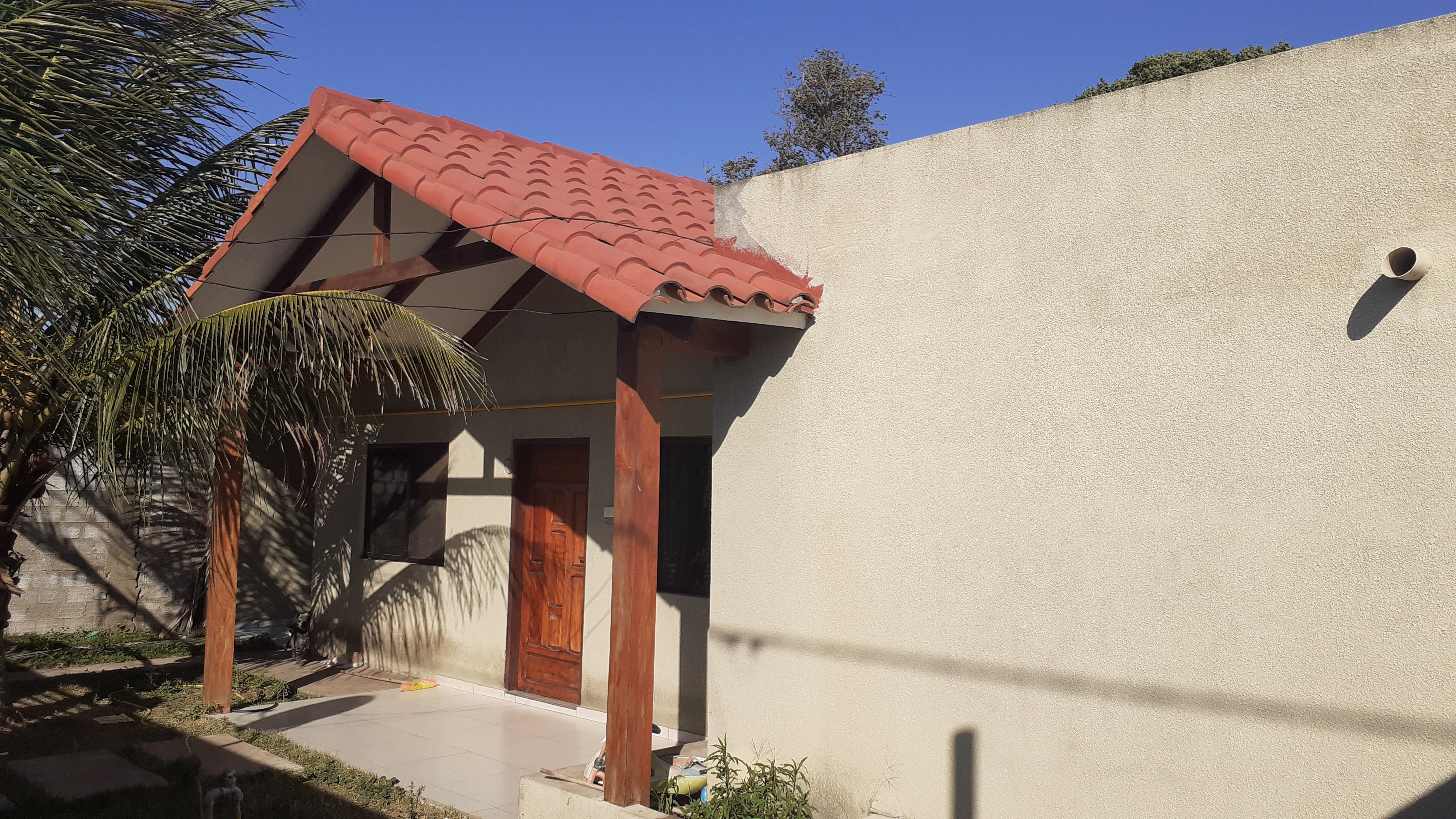 ACOGEDORA CASA EN VENTA A 5 MINUTOS DE COTOCA