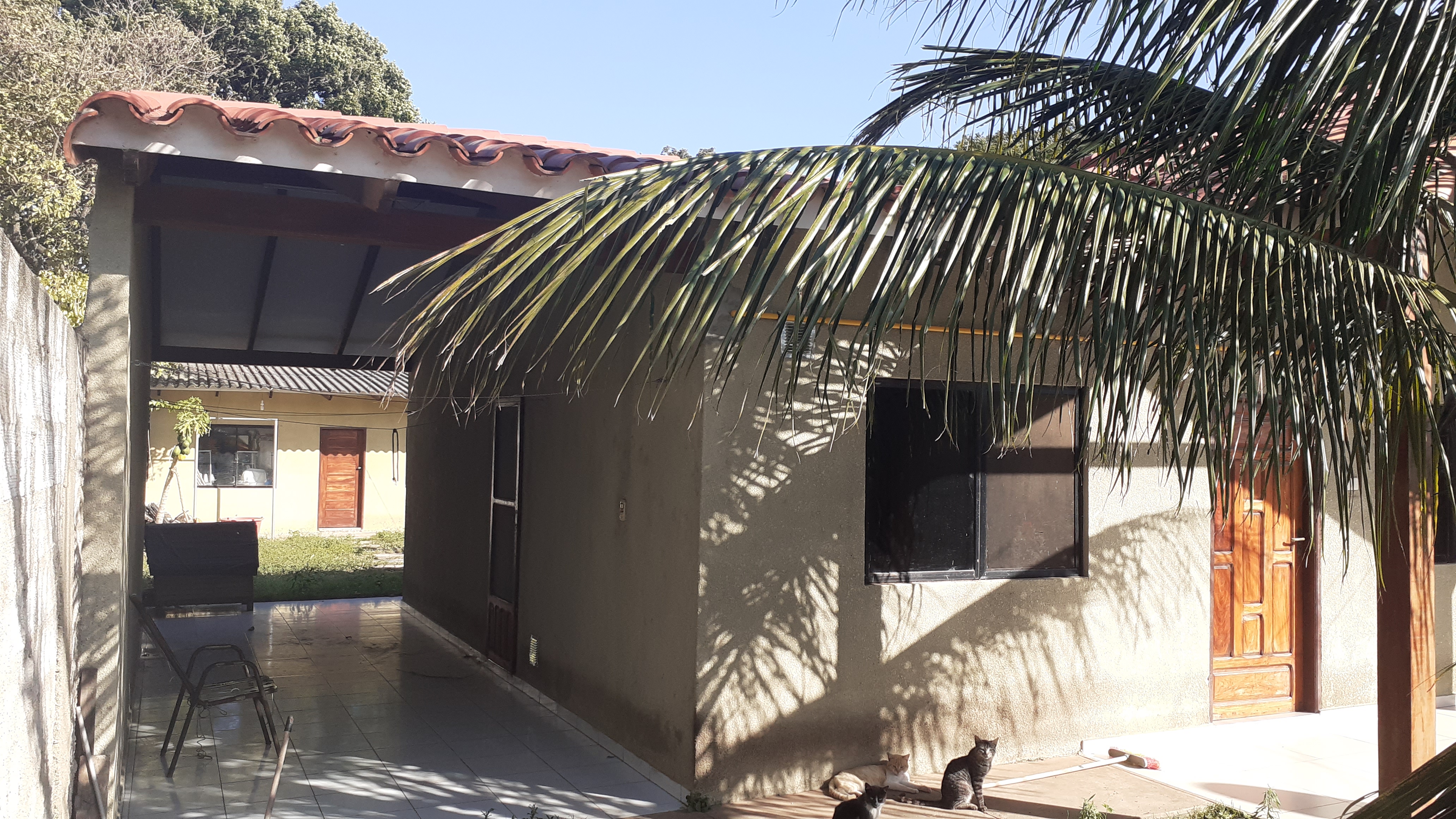 ACOGEDORA CASA EN VENTA A 5 MINUTOS DE COTOCA