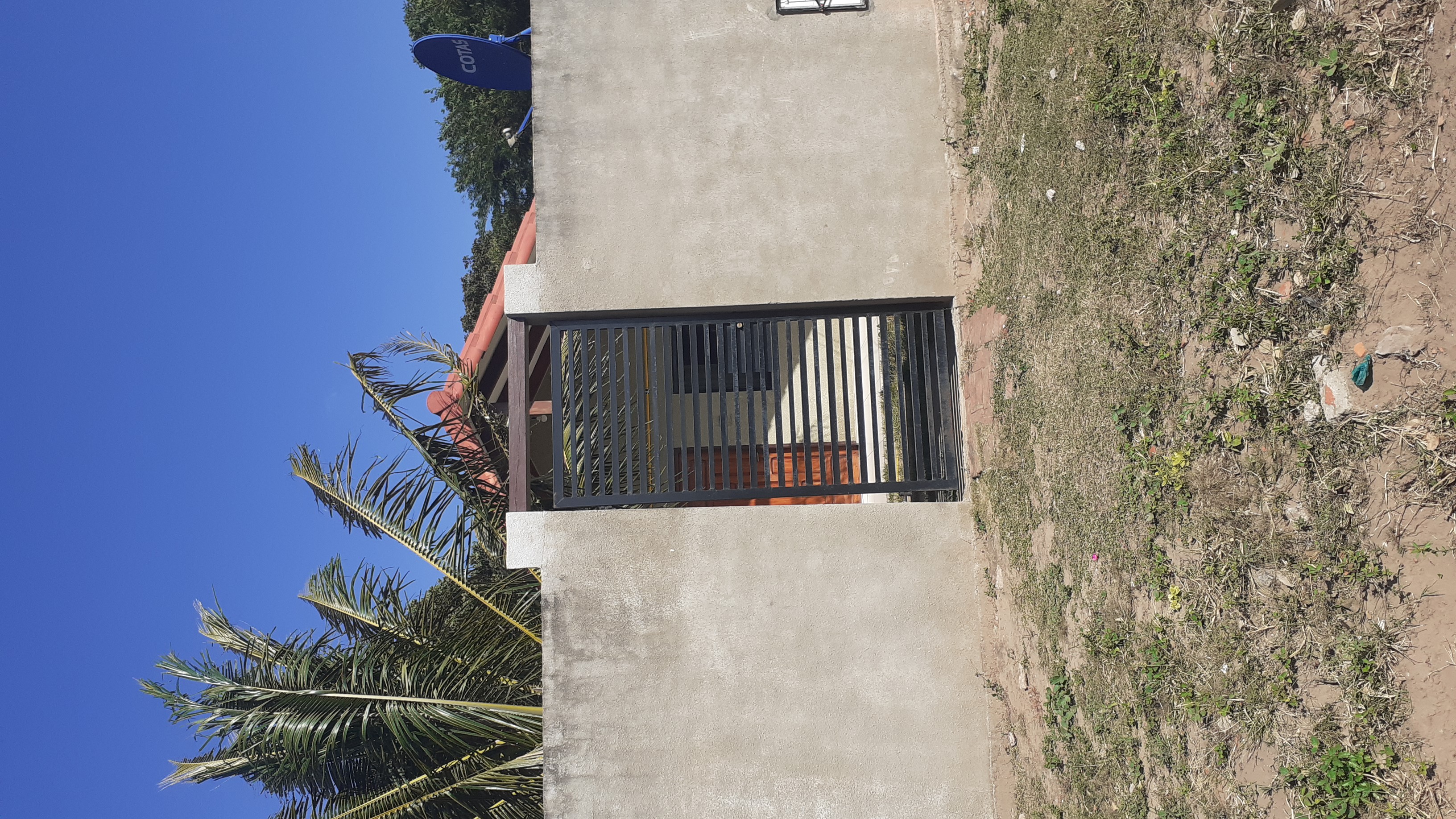 ACOGEDORA CASA EN VENTA A 5 MINUTOS DE COTOCA
