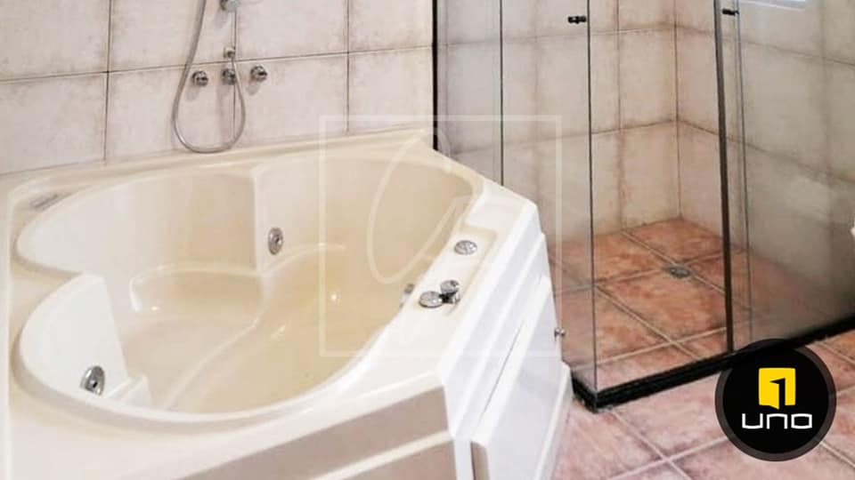 LUJOSA Y AMPLIA CASA AMOBLADA Y CON PISCINA Y SAUNA Z.URUBO