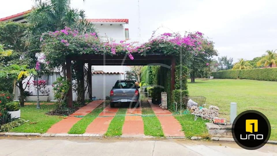 LUJOSA Y AMPLIA CASA AMOBLADA Y CON PISCINA Y SAUNA Z.URUBO