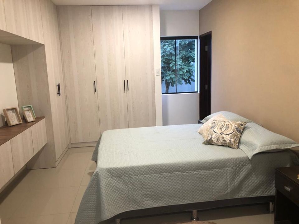 ZONA ESTE, 7mo. Anillo- Casa en Venta- Urb. Punto Alto