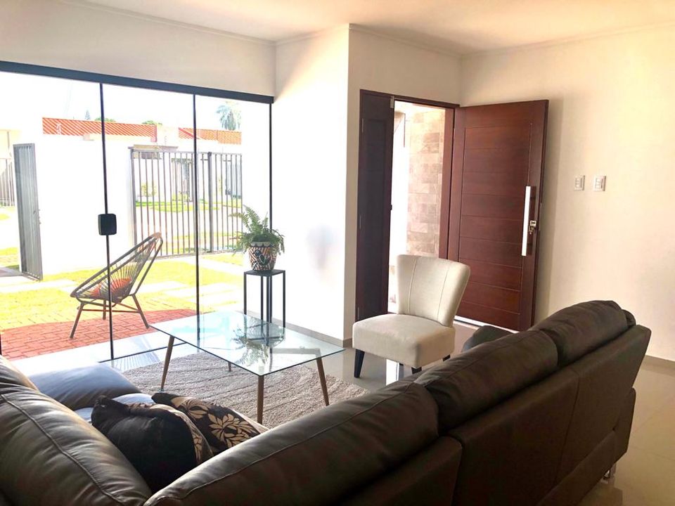 ZONA ESTE, 7mo. Anillo- Casa en Venta- Urb. Punto Alto