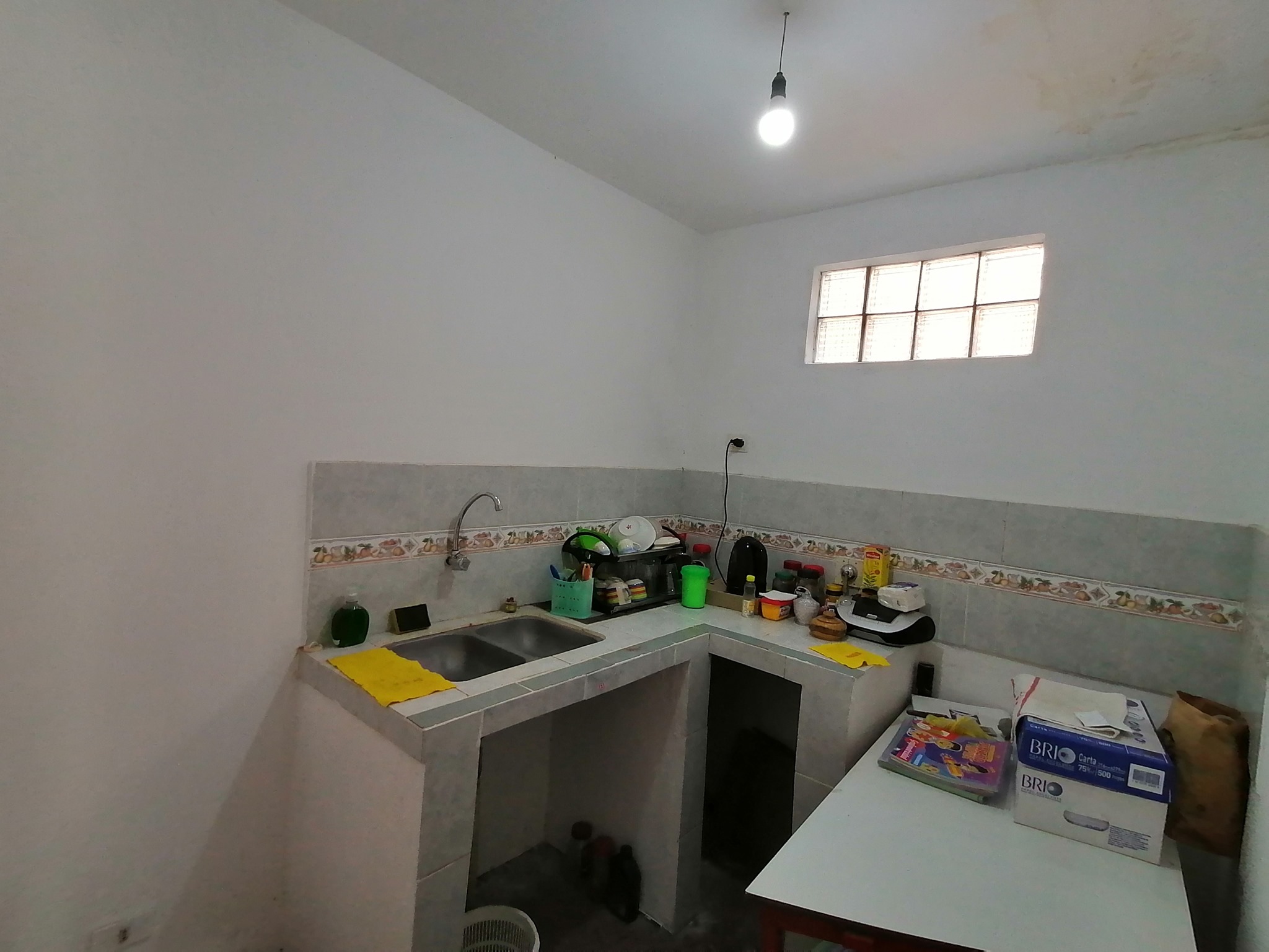 CASA PEQUEÑA INDEPENDIENTE EN ANTICRETICO AVE BANZER