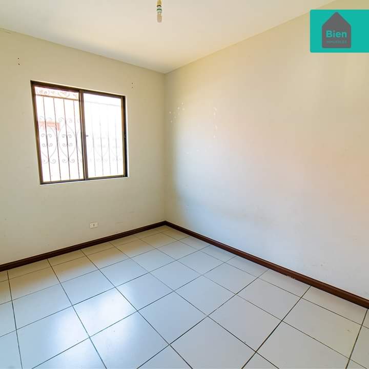 CASA EN VENTA EN EL CONDOMINIO PATUJÚ POR LA CARRETERA G77. 
