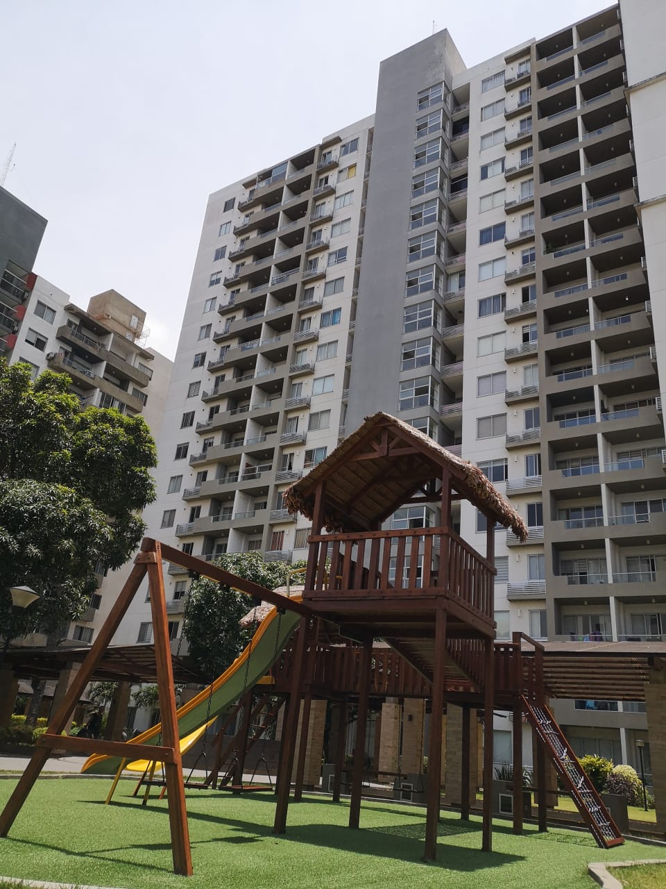 ZONA OESTE, AV. ROCA Y CORONADO - ALQUILER DPTO. 3 D. AMOBLA
