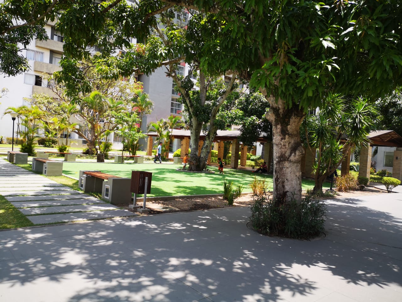 ZONA OESTE, AV. ROCA Y CORONADO - ALQUILER DPTO. 3 D. AMOBLA