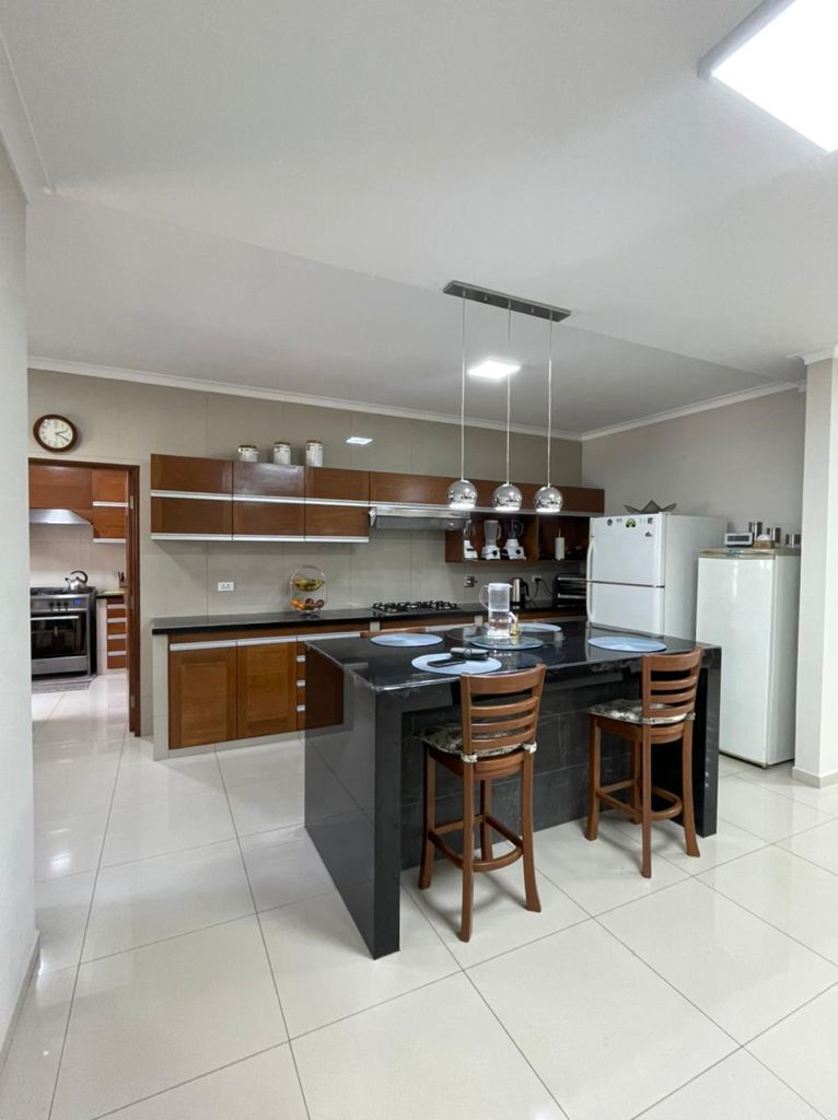 ZONA NORTE, Av. Banzer km9- CASA EN VENTA - Cond. Barceló