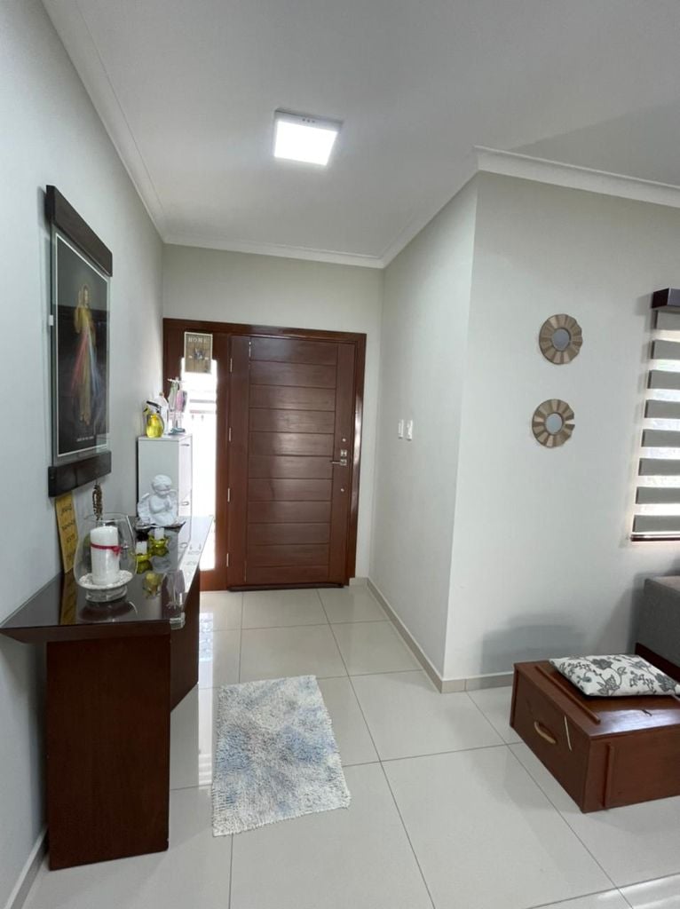 ZONA NORTE, Av. Banzer km9- CASA EN VENTA - Cond. Barceló
