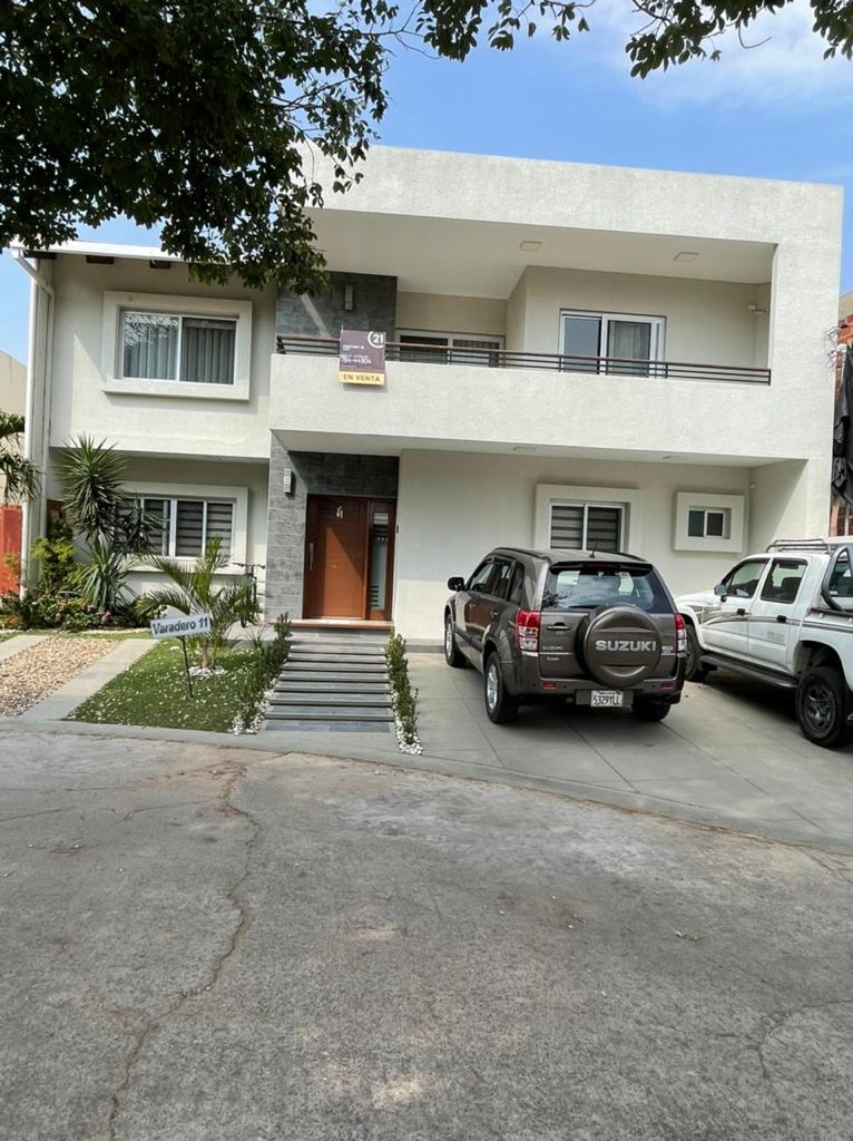 ZONA NORTE, Av. Banzer km9- CASA EN VENTA - Cond. Barceló