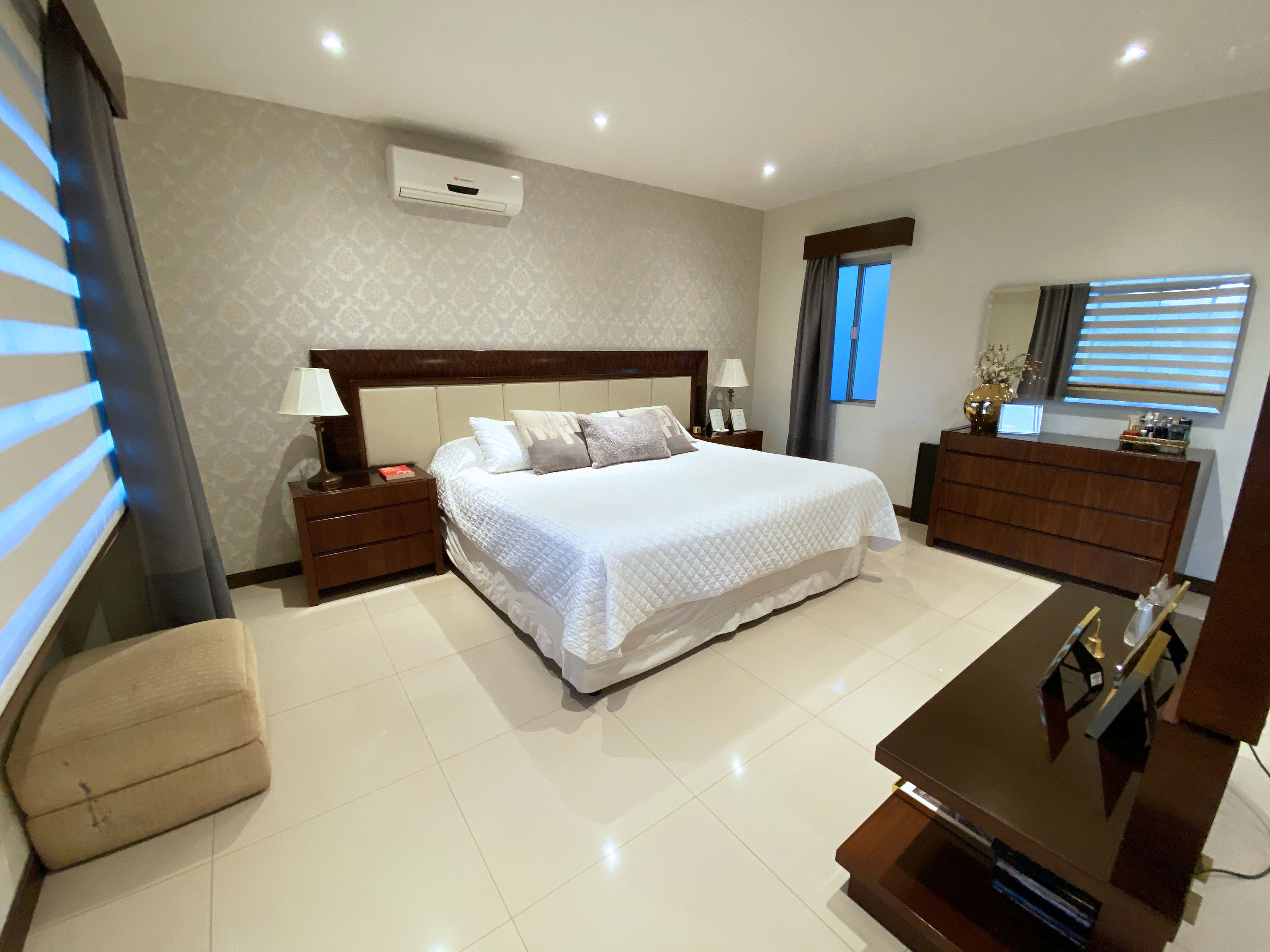 CASA DE LUJO EN ZONA NORTE
