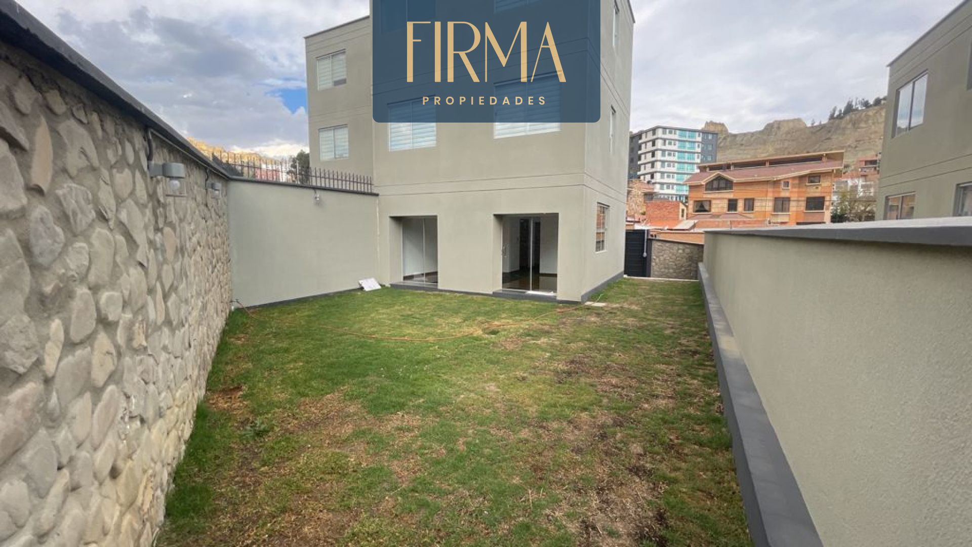 CASA EN ANTICRETICO A ESTRENAR EN IRPAVI (EL VERGEL)