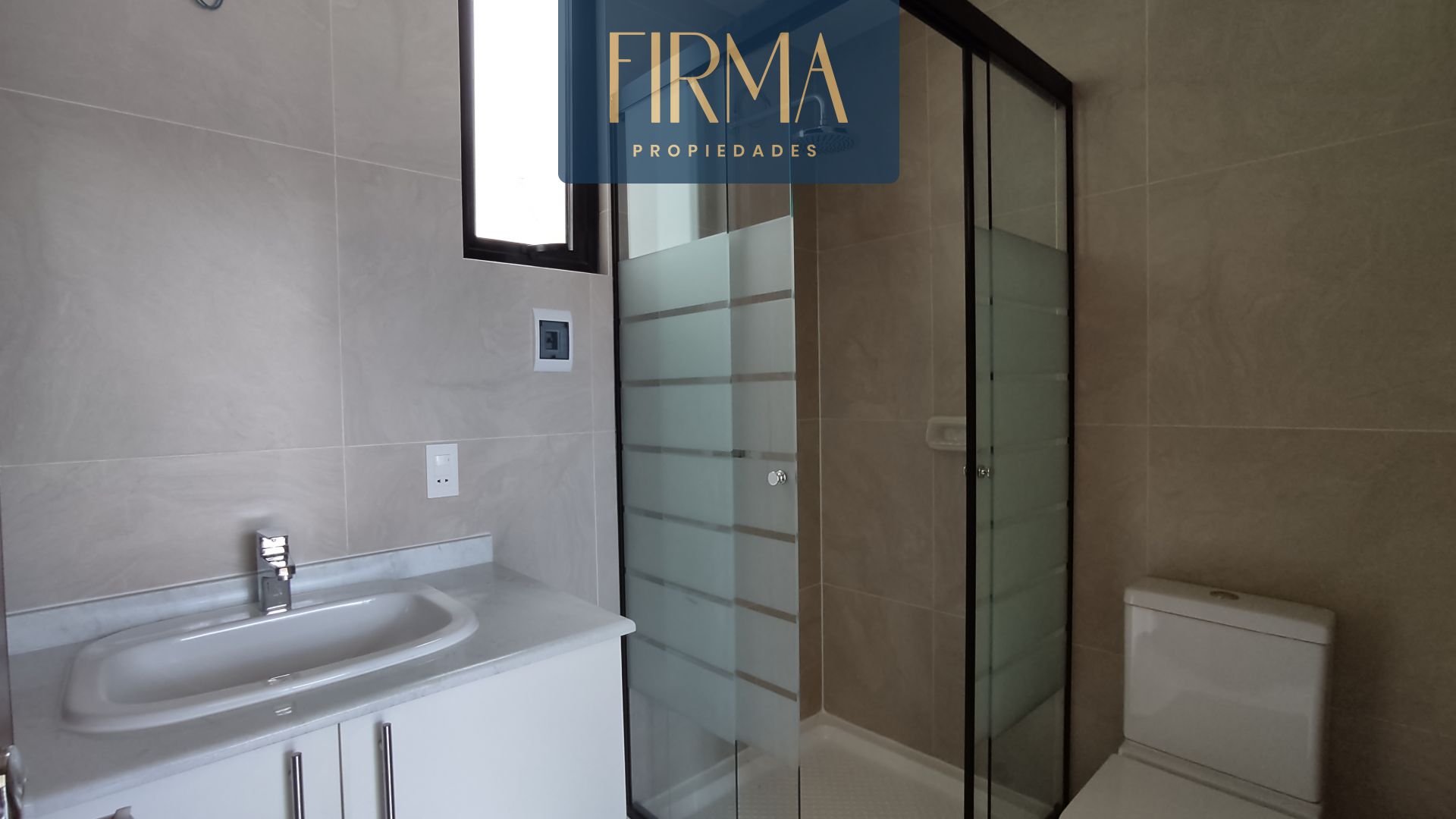 COMPRA ESTE DEPARTAMENTO EN CALACOTO, EDIFICIO LONDRES