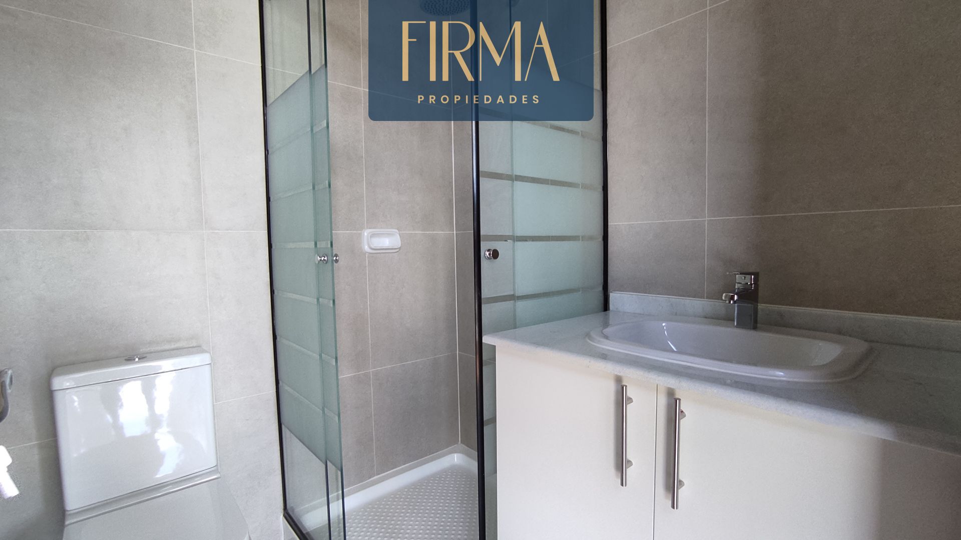 COMPRA ESTE DEPARTAMENTO EN CALACOTO, EDIFICIO LONDRES
