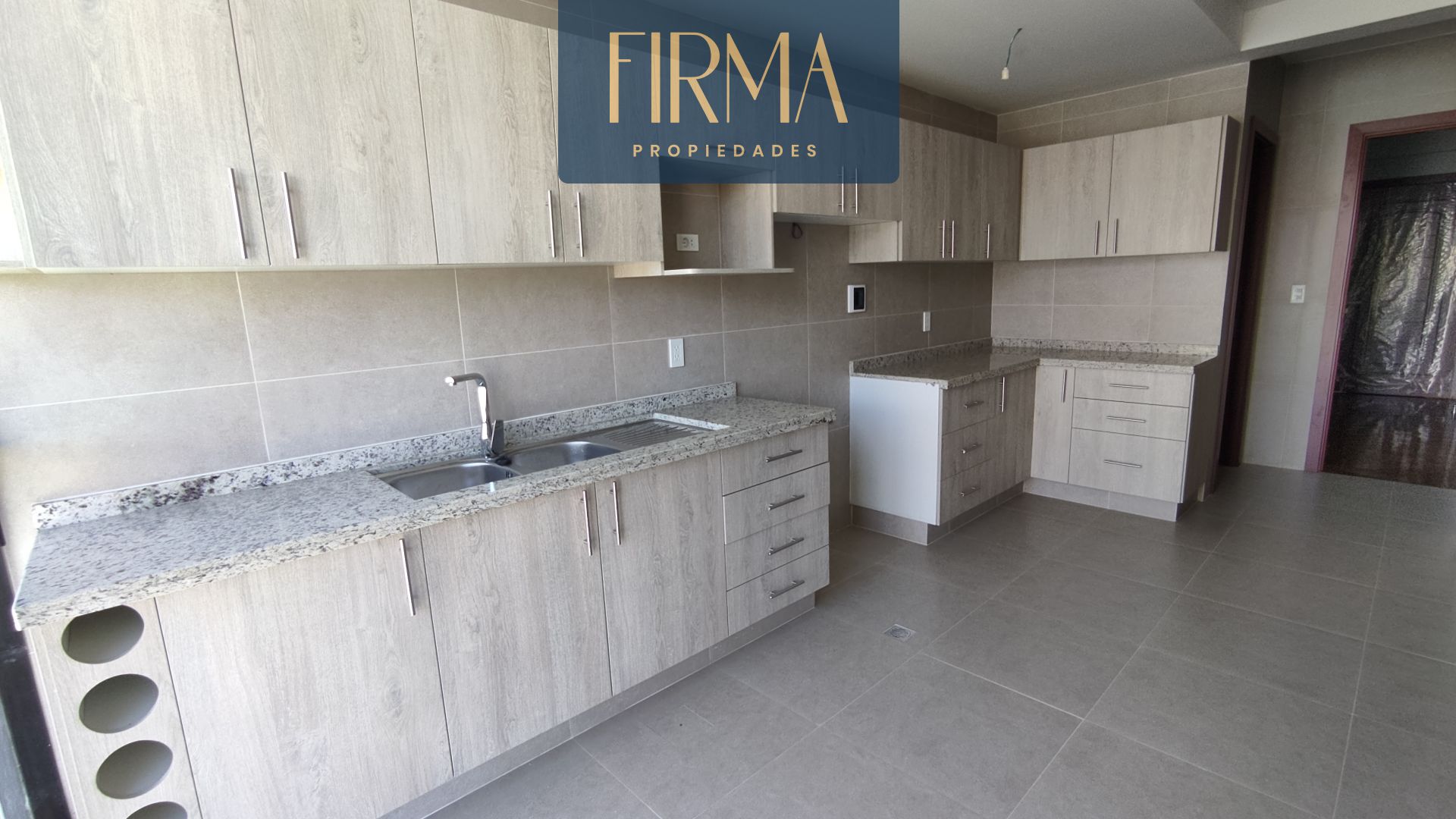 COMPRA ESTE DEPARTAMENTO EN CALACOTO, EDIFICIO LONDRES