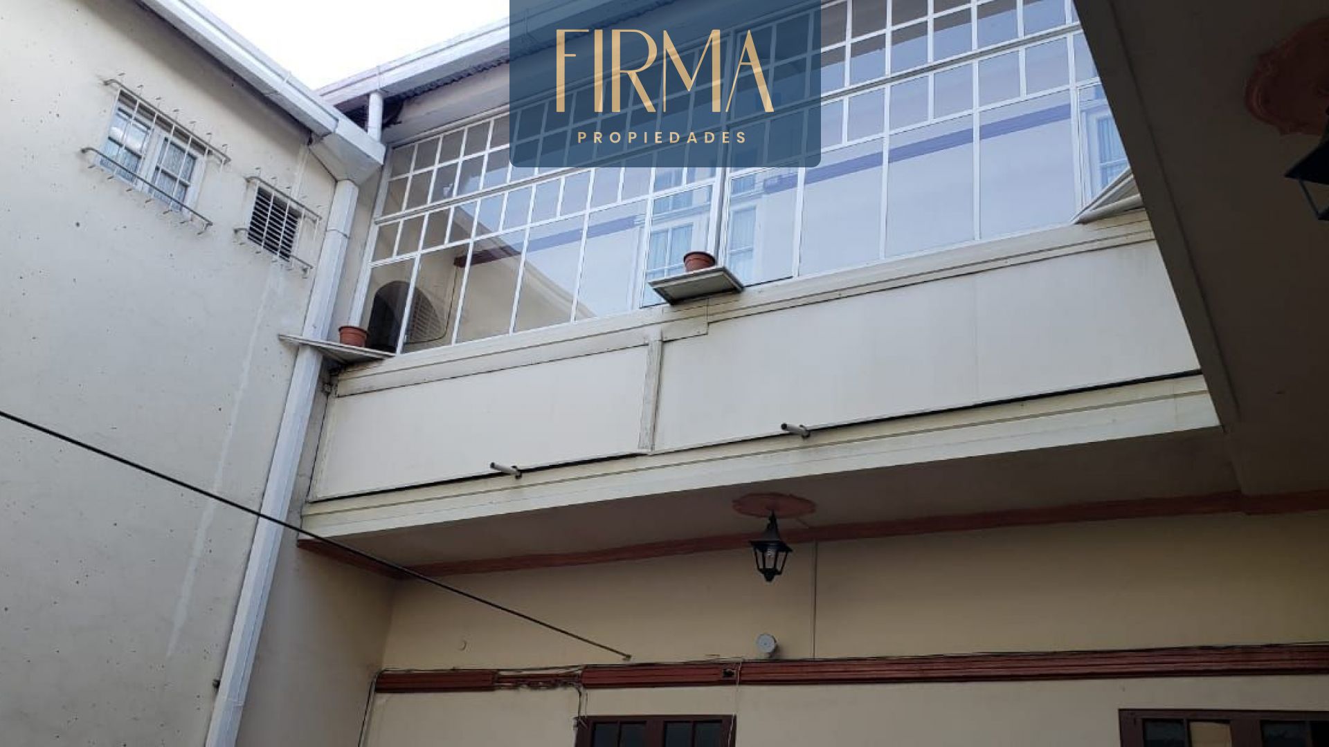 COMPRA ESTA CASA EN EL CENTRO DE LA CIUDAD DE LA PAZ