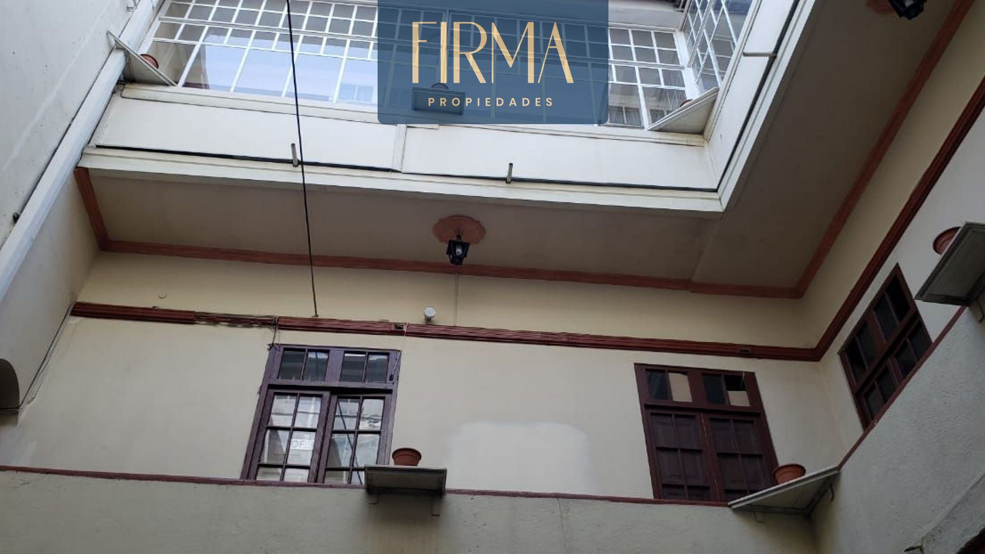 COMPRA ESTA CASA EN EL CENTRO DE LA CIUDAD DE LA PAZ