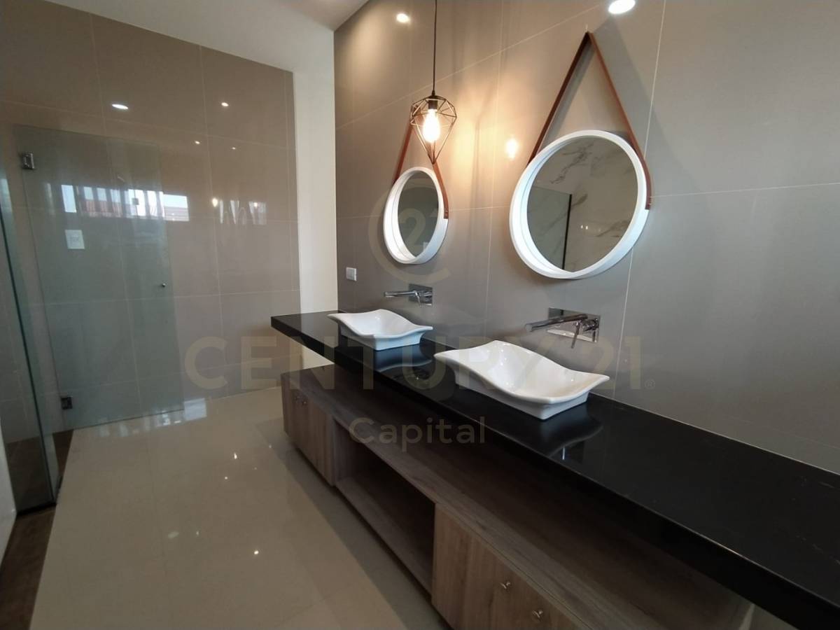 Hermosa casa a estrenar en el condominio Santa Cruz de la Co